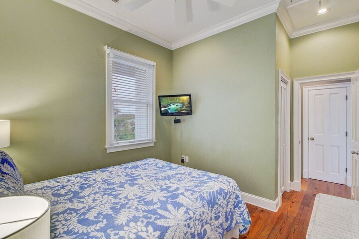 Room 38 of 46