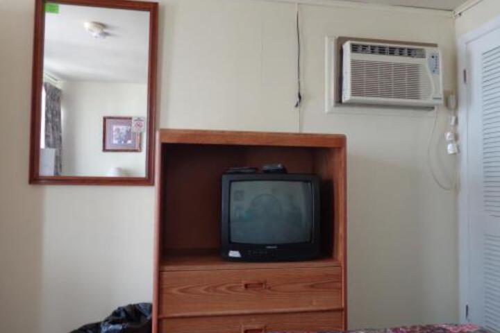 Room 25 of 27