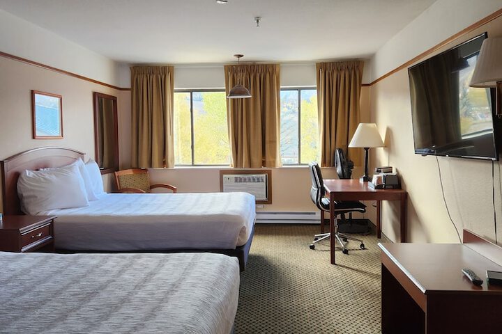 Luxury Inn & Suites