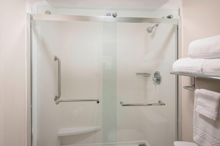 Room 12 of 28