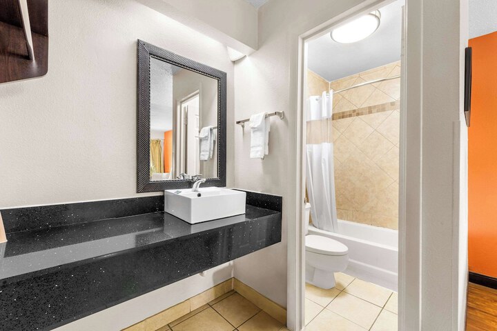Room 15 of 41