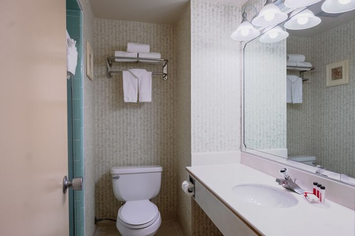 Travelodge by Wyndham Monterey Bay