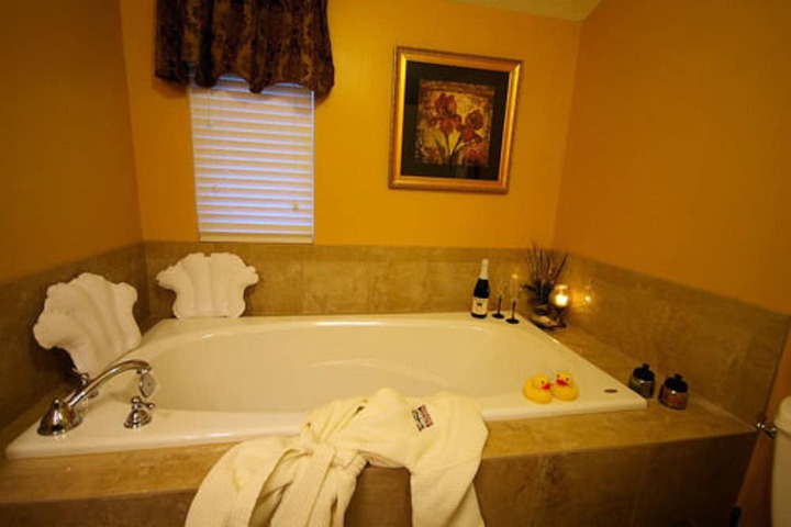 Hot Tub 59 of 73