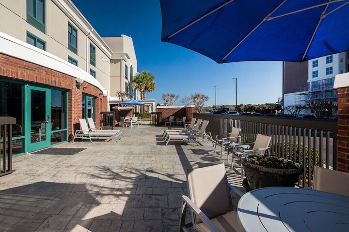 Holiday Inn Express & Suites Florence I-95 & I-20 Civic Center by IHG