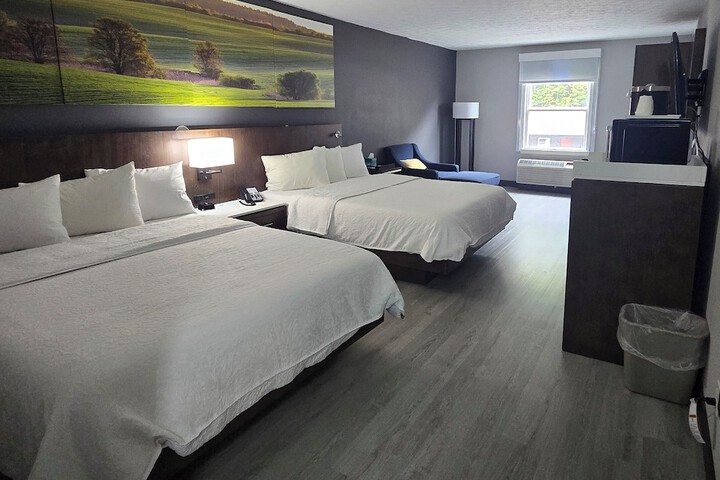 Luxor Inn & Suites a Travelodge by Wyndham