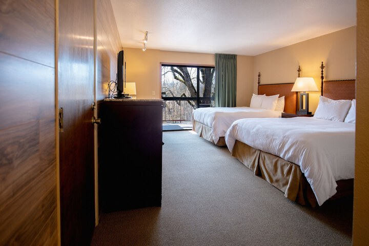 Riverside Inn