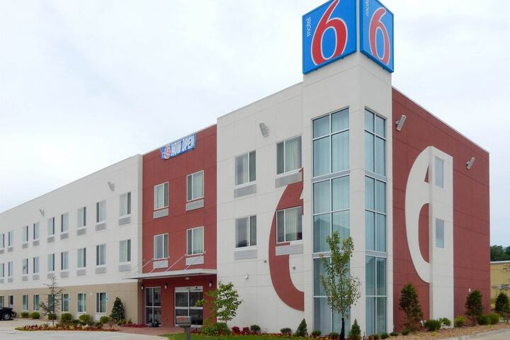 Motel 6 Tulsa OK