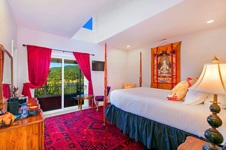 Room 25 of 124