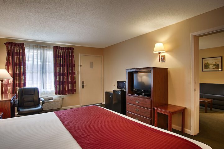 Room 13 of 23