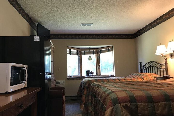 RIVERWOOD INN AND CONFERENCE CENTER