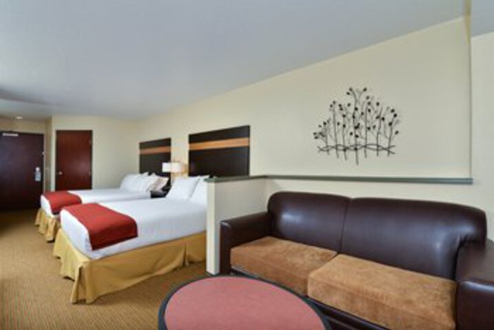 Room 136 of 245