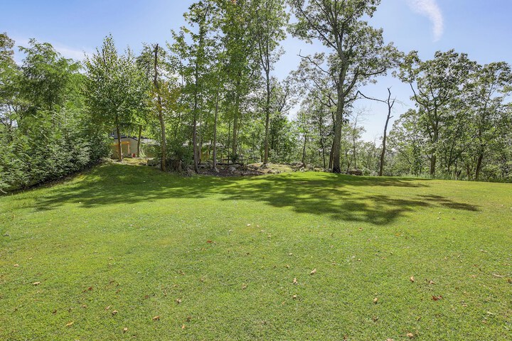 the Glabin: Garrison Gem w / Hot Tub & Fire Pit