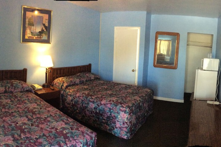 Room 13 of 16