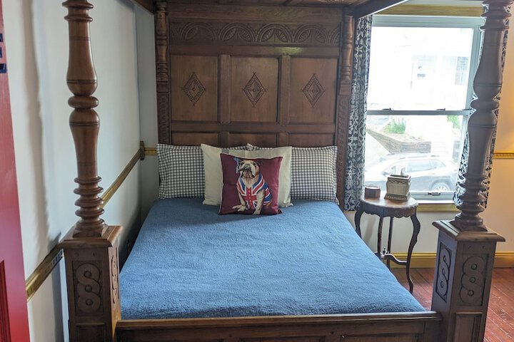 The Old Parsonage B & B