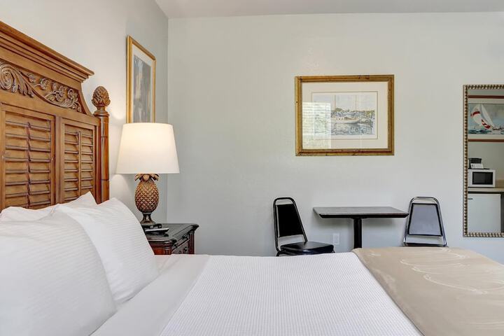 Crystal Bay Historic Hotel