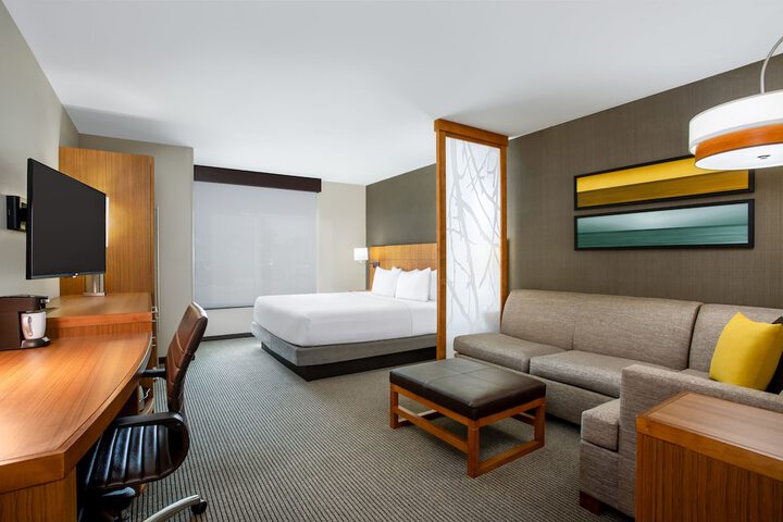 Room 10 of 29