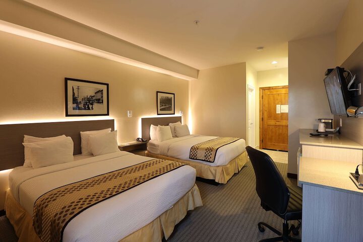 Room 32 of 67