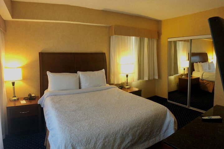 Room 25 of 74