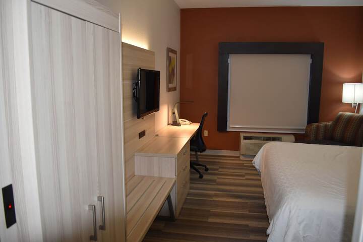 Room 27 of 57
