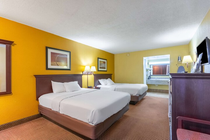 Room 21 of 28