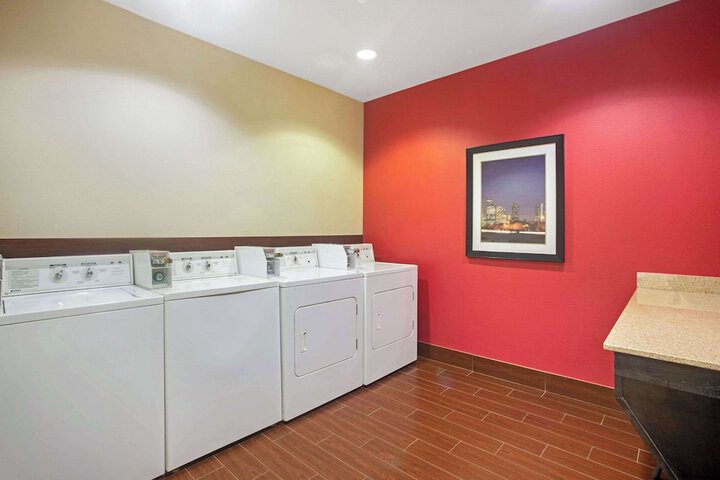 La Quinta Inn & Suites by Wyndham Pearsall