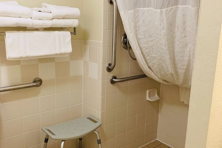 AmericInn by Wyndham Kewanee