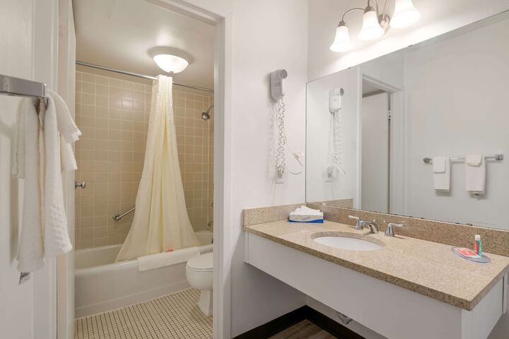 Room 20 of 27