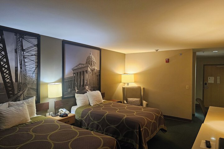 Room 34 of 49