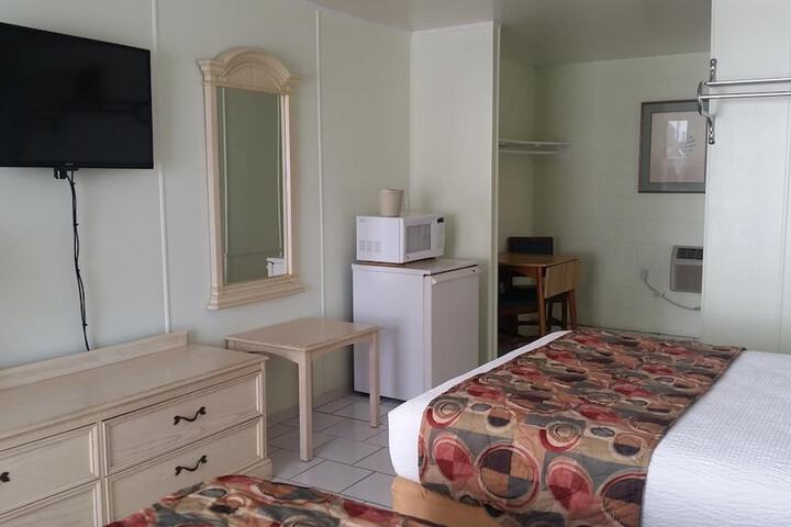 Room 28 of 62