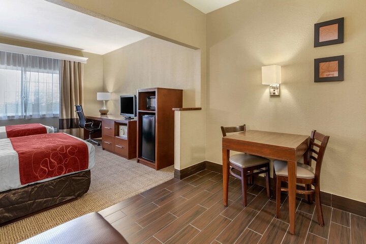 Comfort Suites Fort Collins Near University