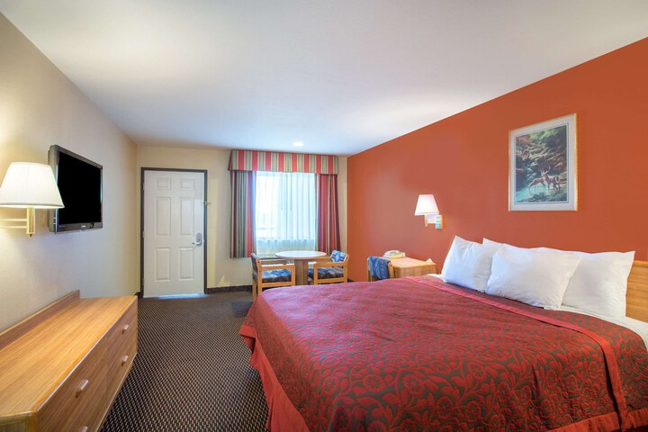 Room 15 of 24