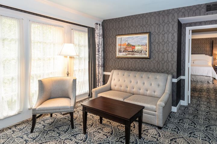 Room 43 of 144