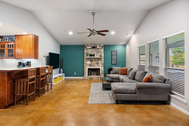 2br Texas Countryside Home w / Hot Tub!