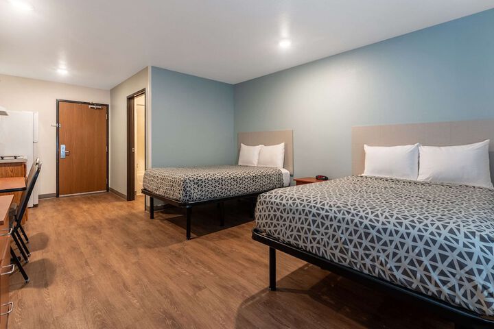 Room 16 of 19