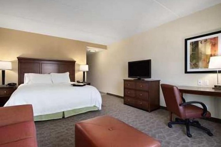 Hampton Inn & Suites Charles Town