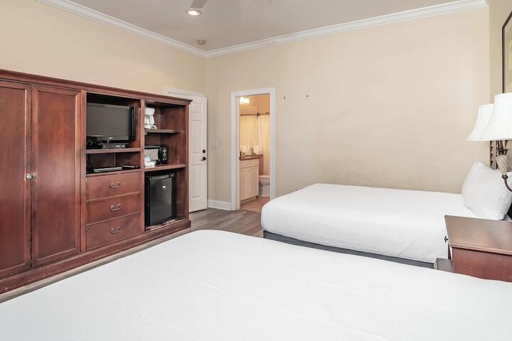 Litchfield Beach & Golf Resort