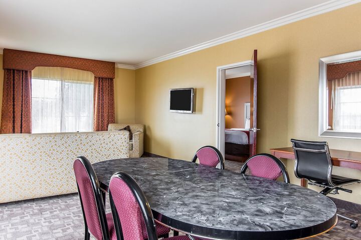 Room 13 of 69