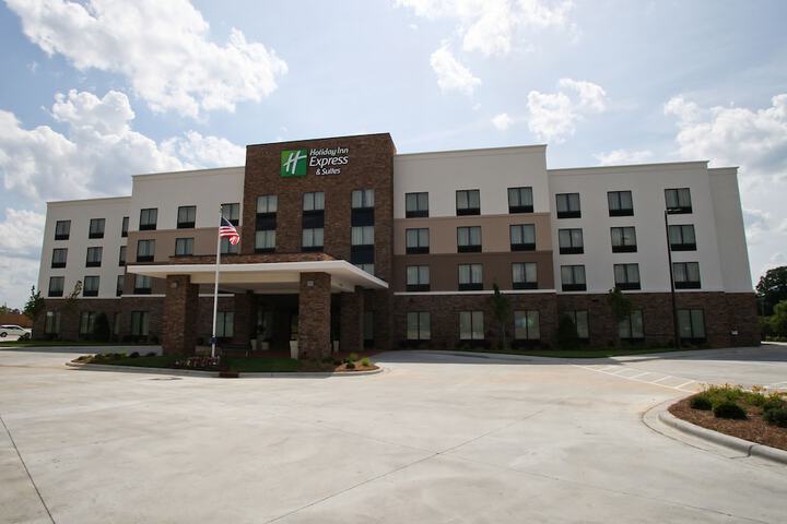 Holiday Inn Express & Suites Monroe by IHG
