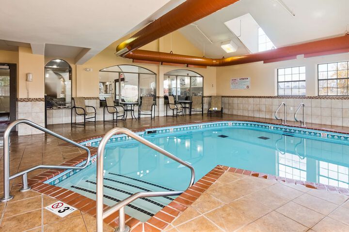 Pool 4 of 17