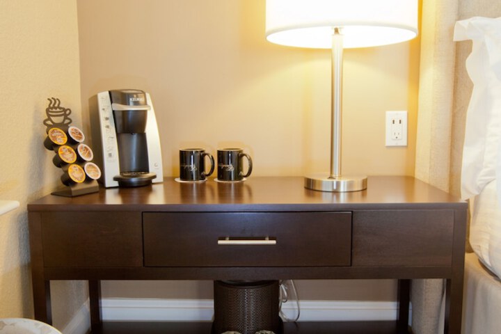 Breakfast/Coffee Service 22 of 24