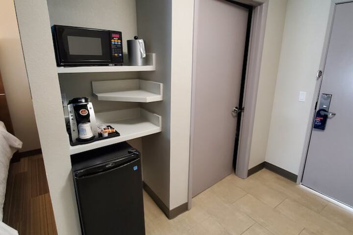 Room 33 of 62
