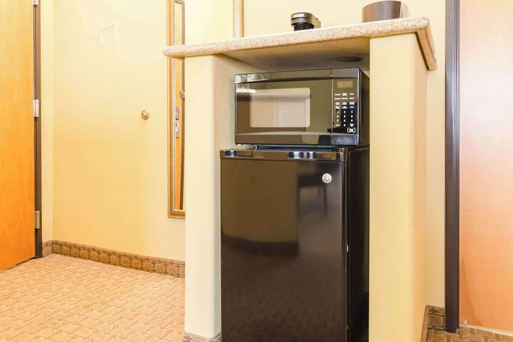 Comfort Suites Salina South