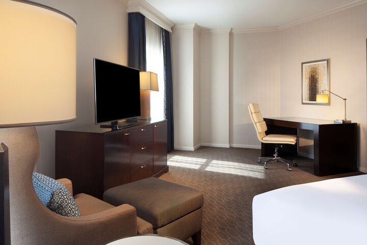 Room 22 of 103