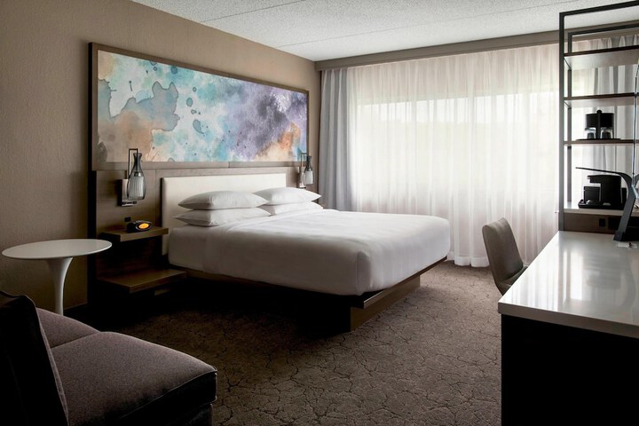 Room 12 of 37