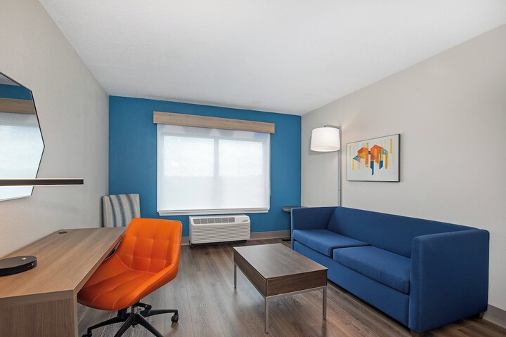 Room 43 of 60