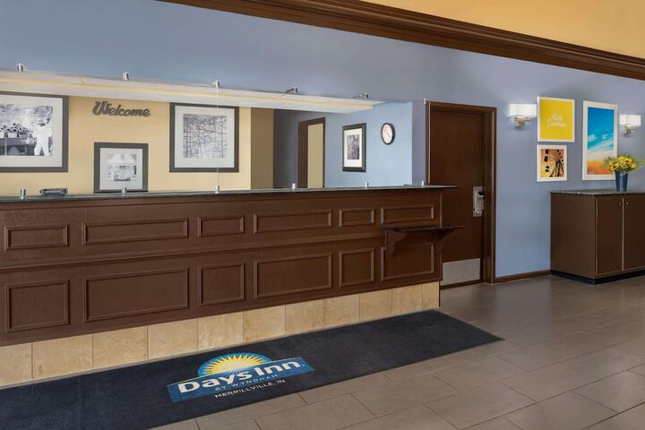 Days Inn & Suites by Wyndham Merrillville