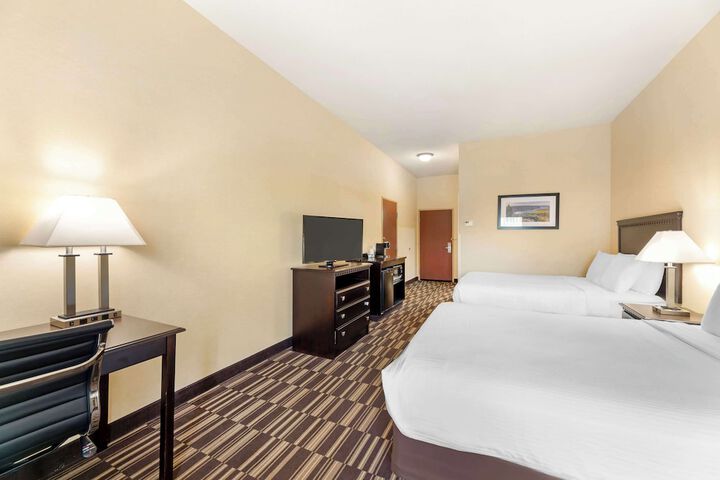 Best Western Plus Victor Inn & Suites