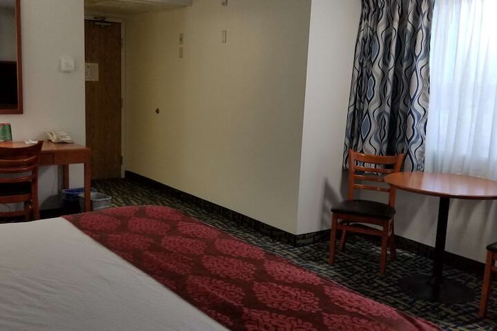 Room 13 of 40