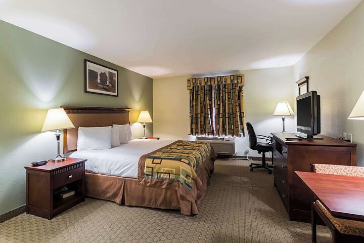 Room 15 of 25