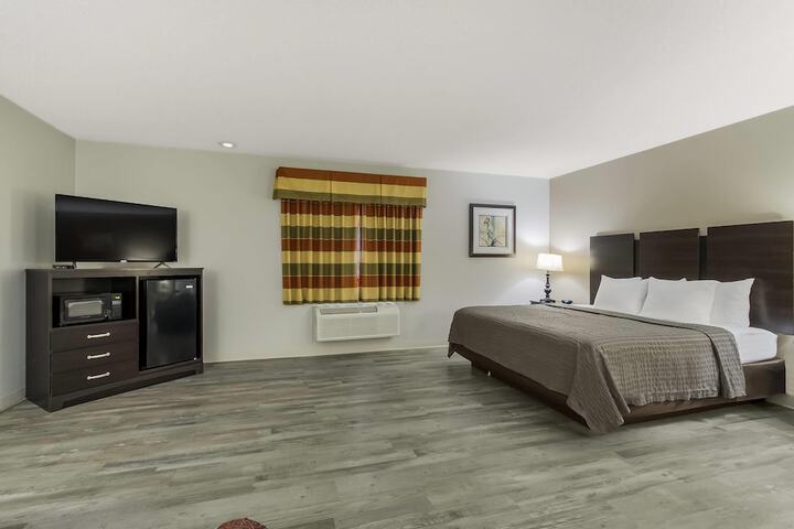 Econo Lodge Inn & Suites Yankton